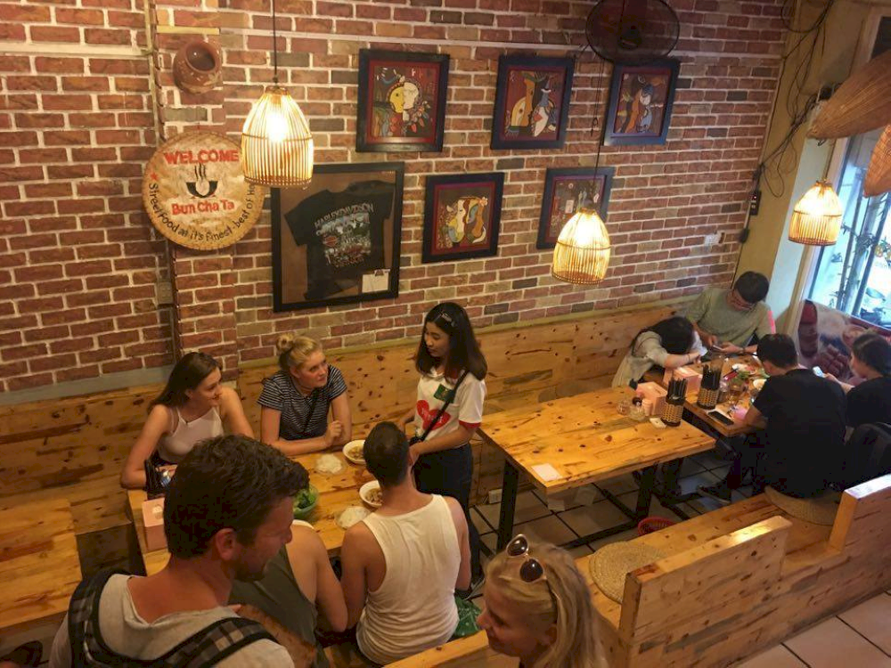 Bun Cha Ta is a restaurant for guests who prefer to dine in an elegant indoor setting